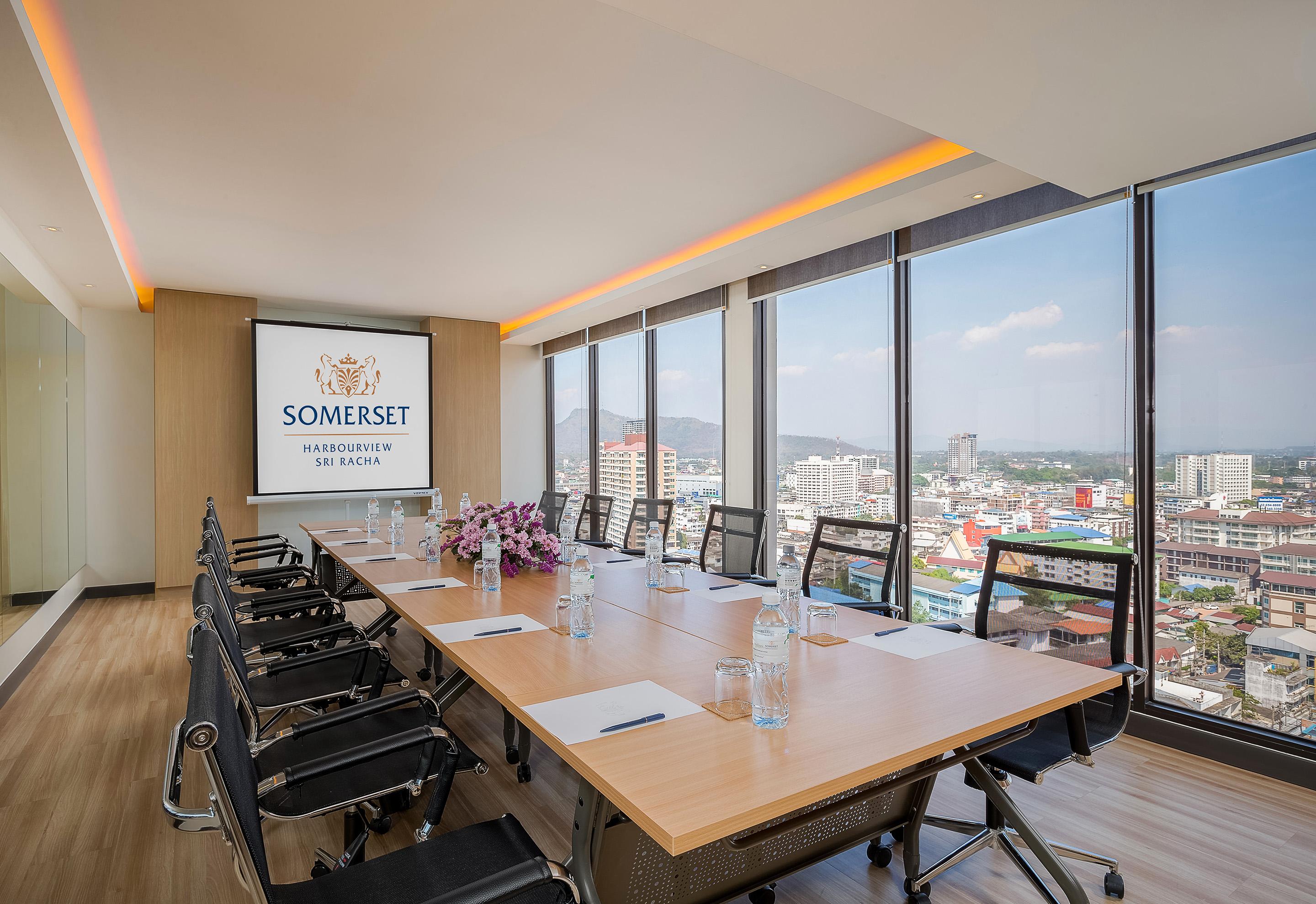 Somerset Harbourview Sri Racha Si Racha Exterior foto