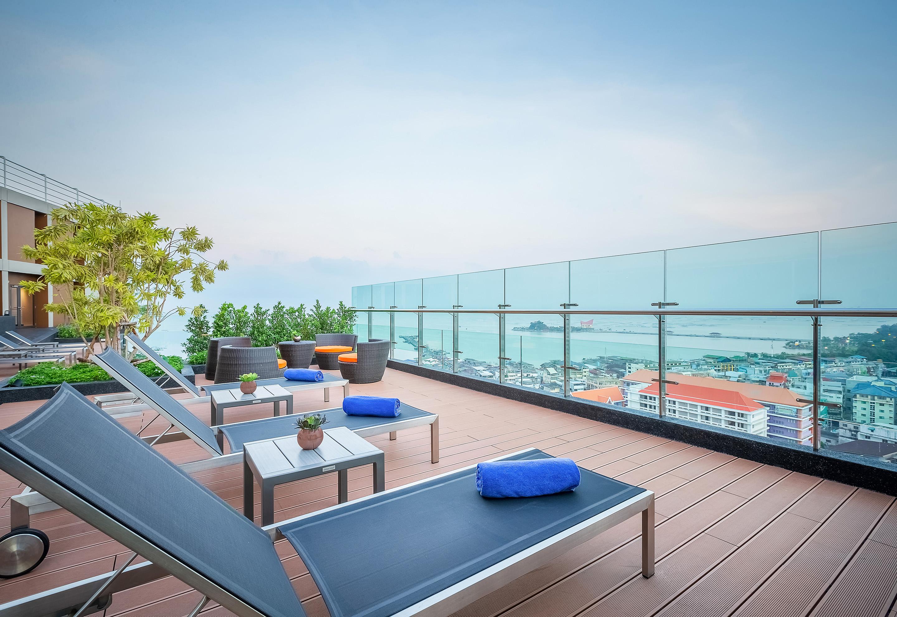 Somerset Harbourview Sri Racha Si Racha Exterior foto